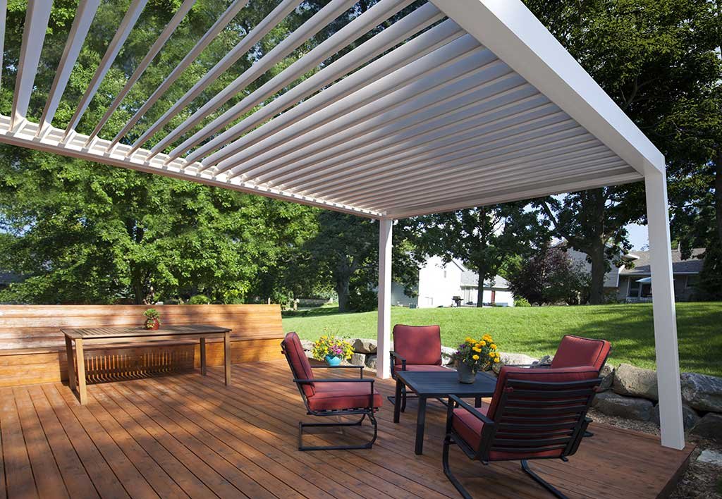 pergola con lamelle motorizzate orientabili e antirumore