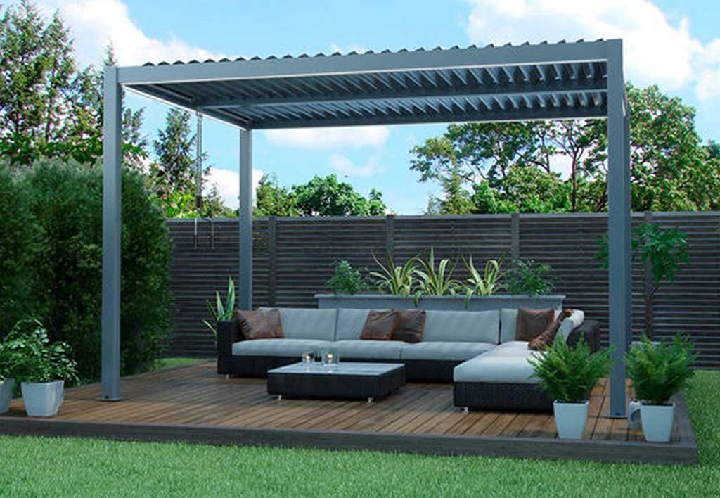 pergola bioclimatica in alluminio antracite lamelle e scolo acqua piovana