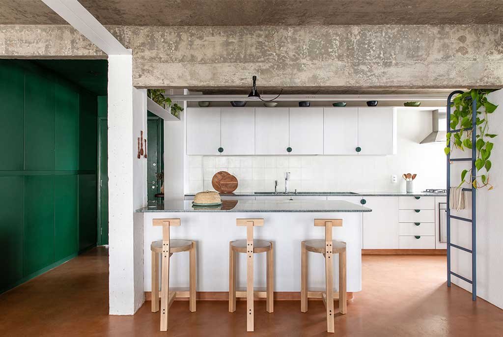cucina-isola-appartamento-bananeira