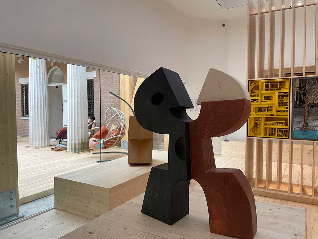 interno-padiglione-stati-uniti-biennale