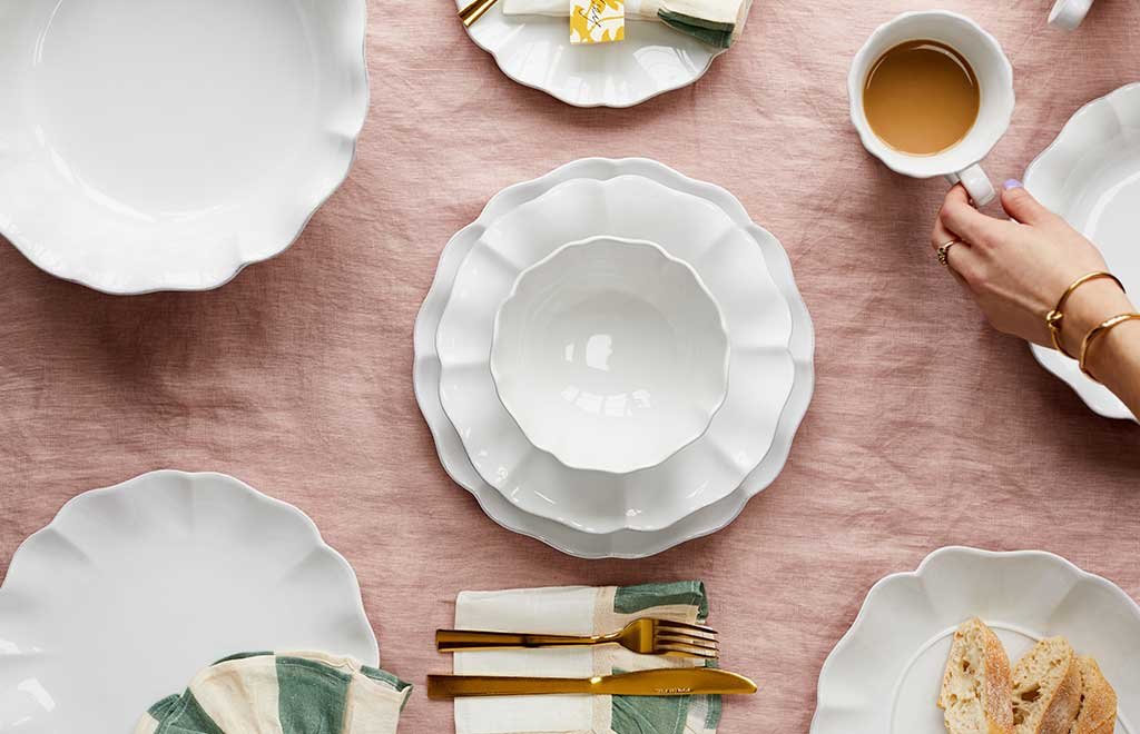 tableware-bianco-bordo-onda