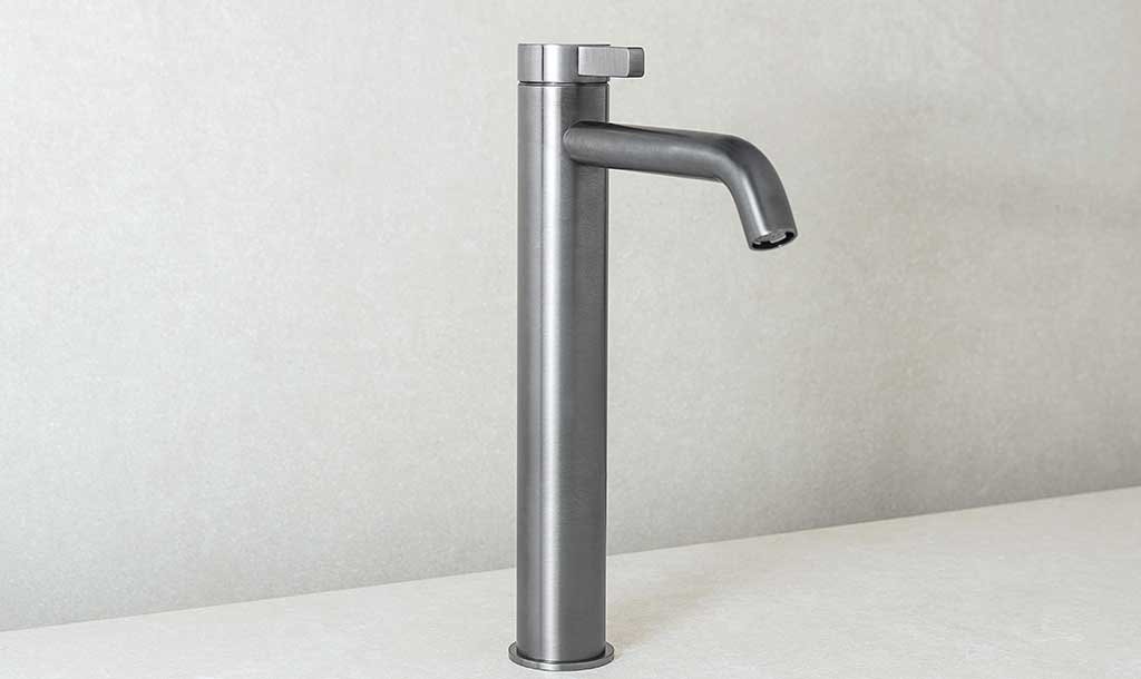 miscelatore-bagno-acciaio-satinato
