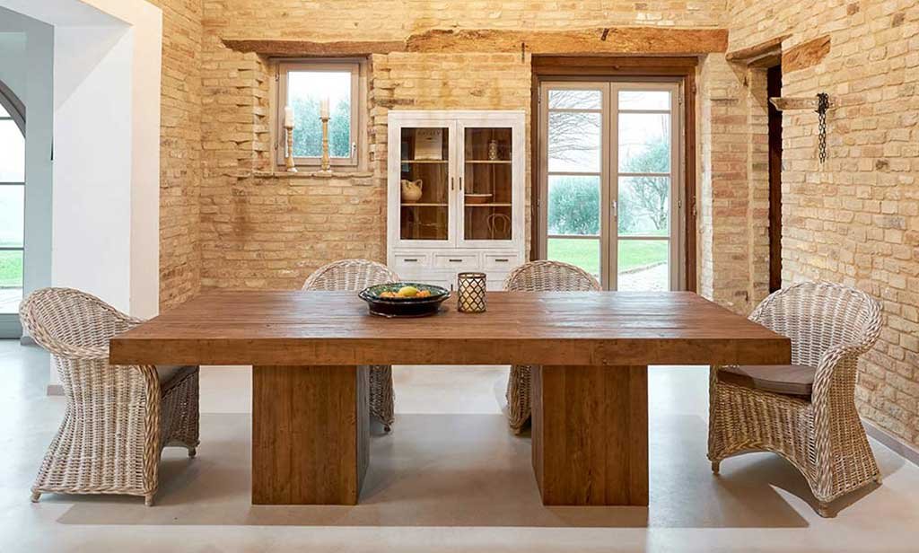 tavolo-da-pranzo-in-legno-tropicale