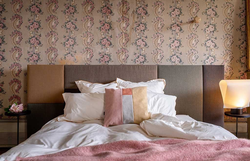 cuscino alcantara recuperato