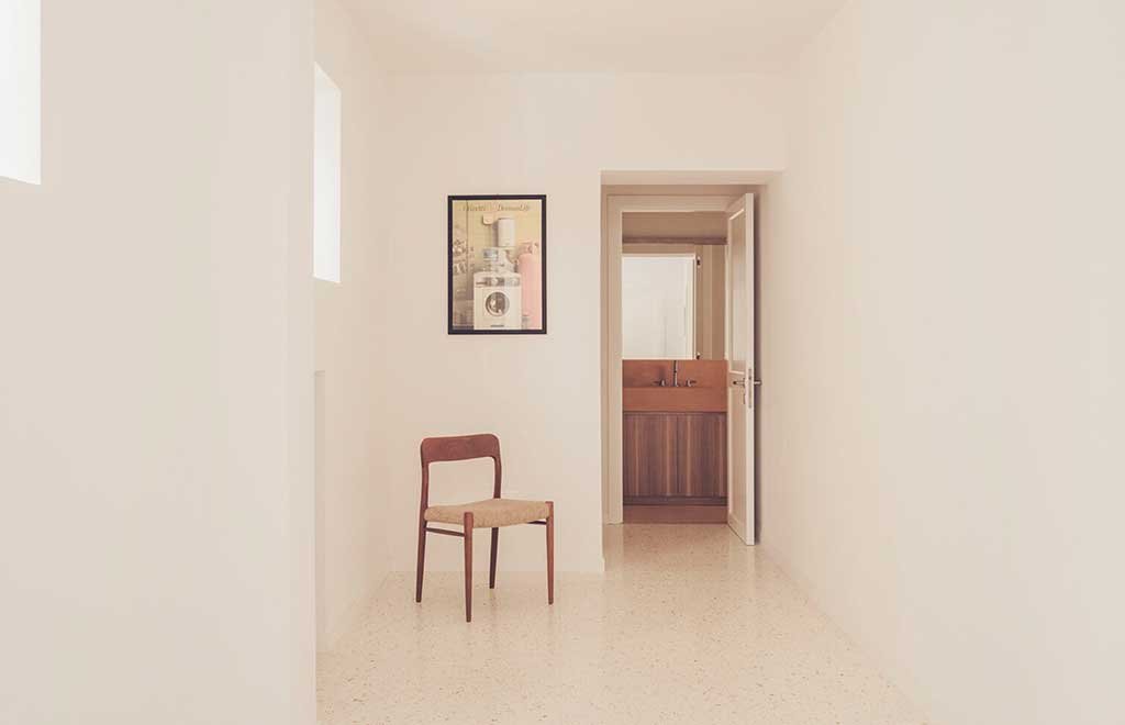 disimpegno-zona-notte-con apertura su cavedio