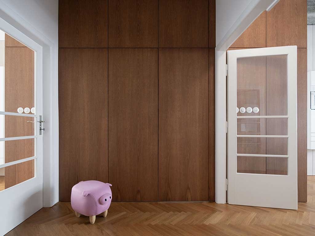 ingresso-con-pannelli-su-misura