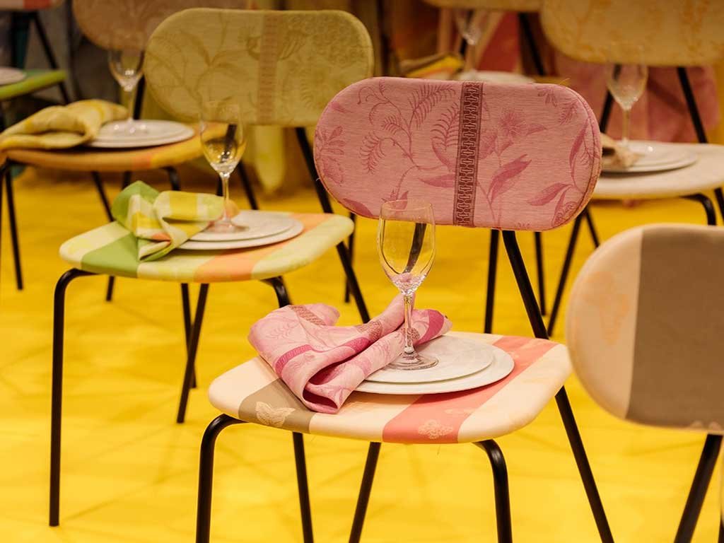 milano-home-sedie-apparecchiate-tavola