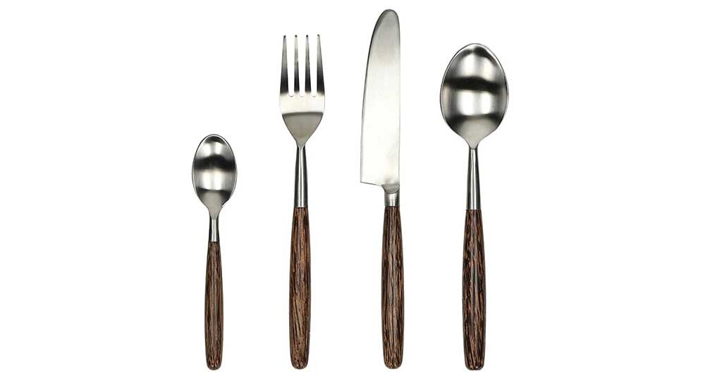 posate-acciaio-e-manico-legno-palma