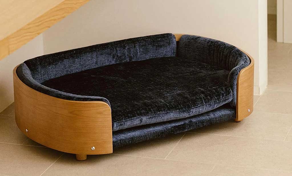 cuccia-cane-legno-pioppo-e-cuscino-ciniglia