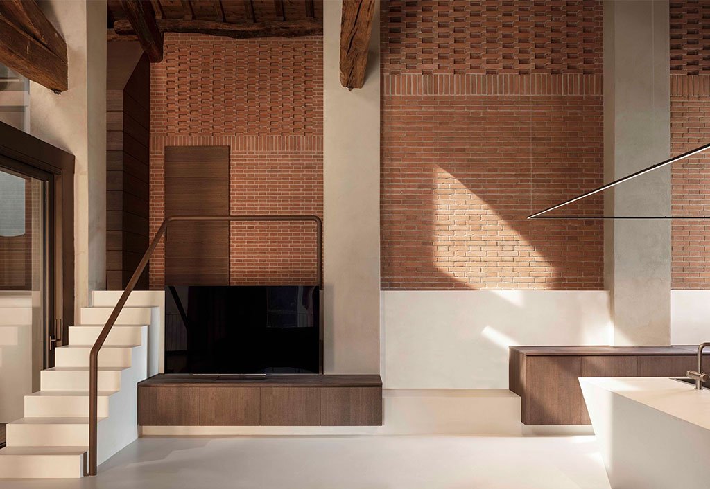 colonne-portanti-e-mattoni-fienile-cocchi