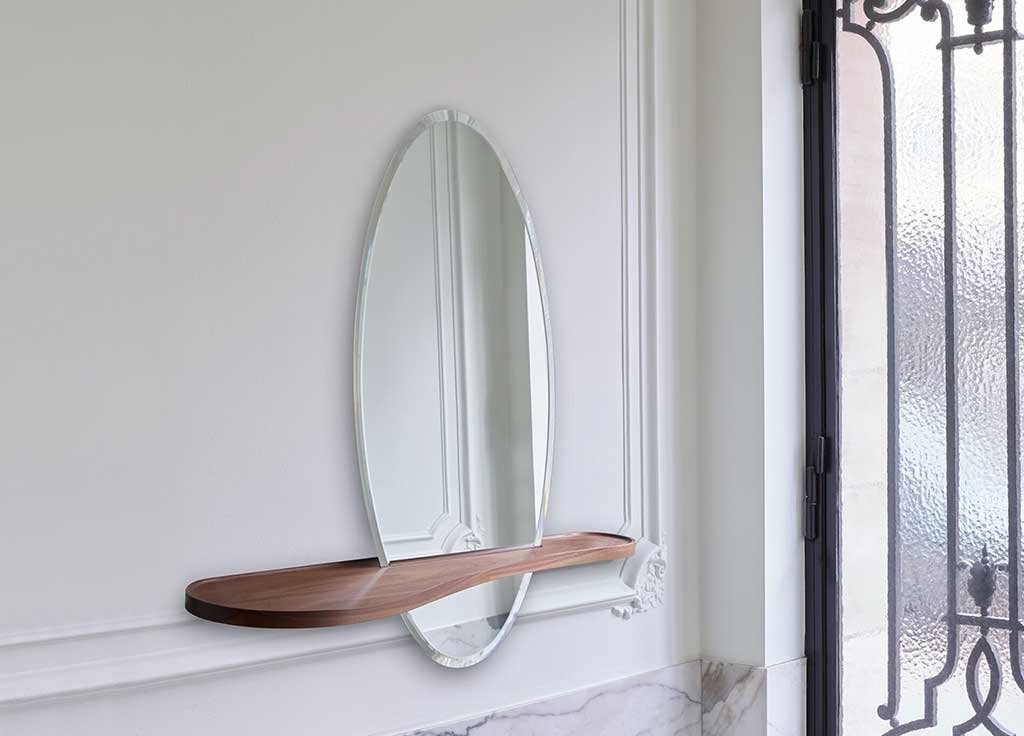 specchio ovale grande con mensola integrata legno
