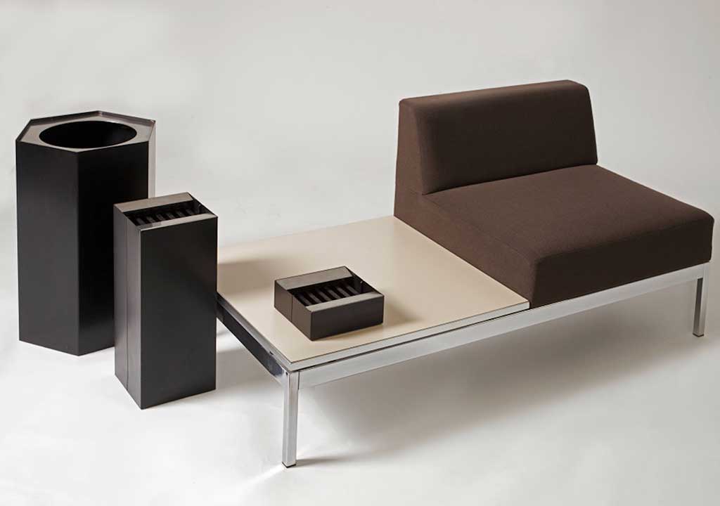 Kho-Liang-Ie,-stand-per-Linoleum-Krommenie