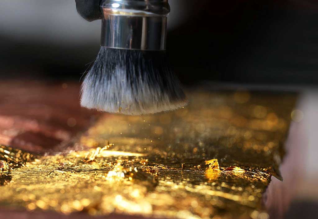 applicazione-manuale-foglia-oro