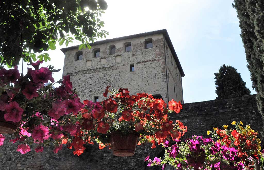 bobbio-castello-in-fiore