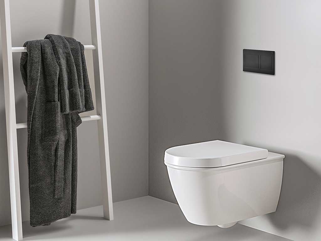 placca-wc-nera-parete