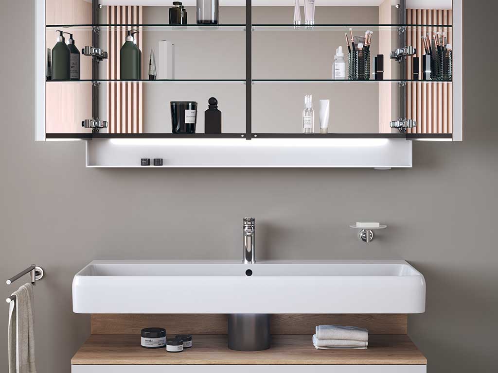 armadietto-a-specchio-bagno-illuminazione-led integrata