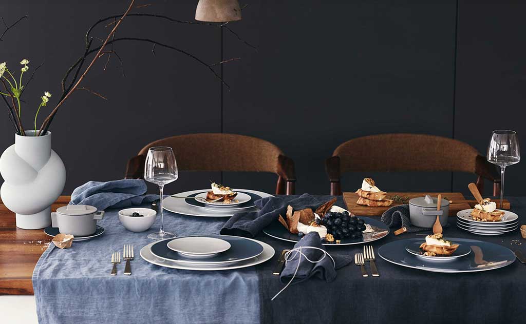 servizio piatti colori blu e grigio pastello