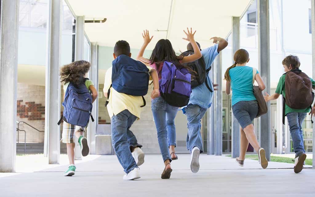 bambini tornano a scuola