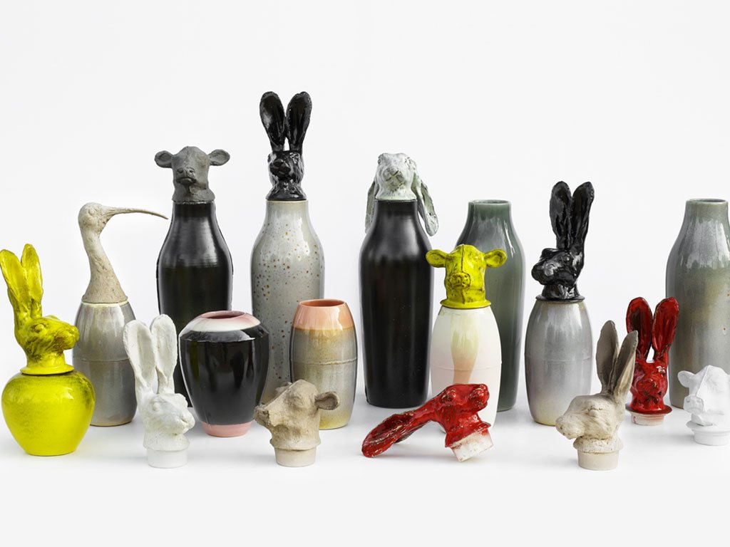 vasi in ceramica con motivi animali