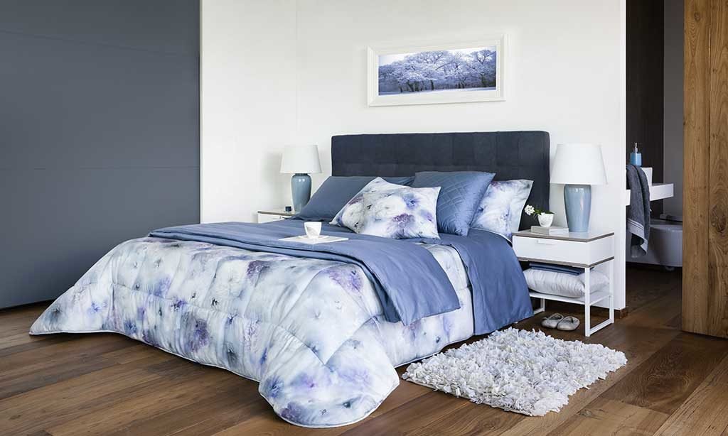 letto biancheria azzurro bianco