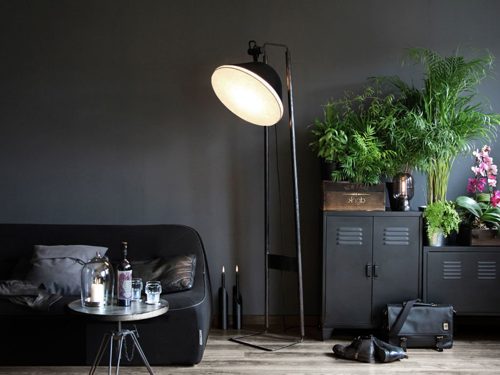 salotto nero lampada terra