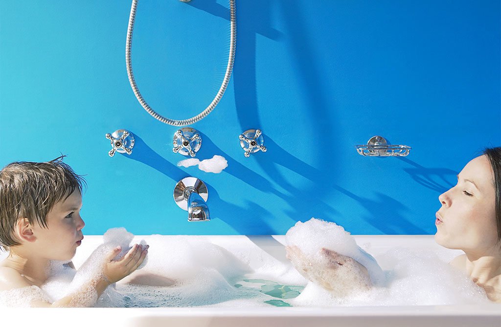 azzurro bagno vasca sapone