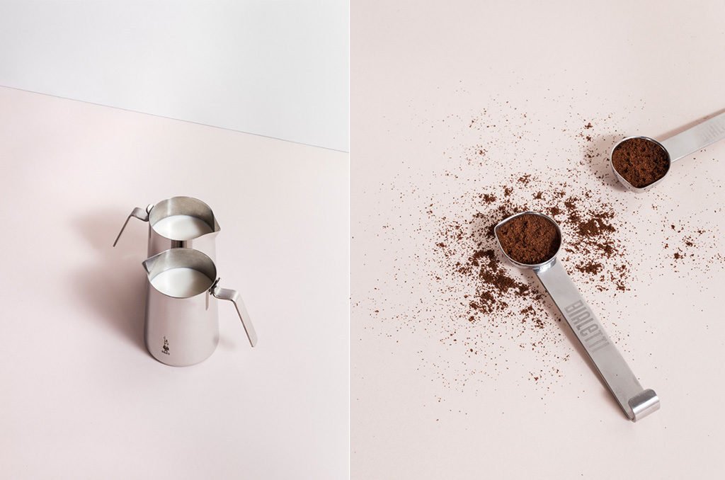 bricco latte acciaio e dosa caffè