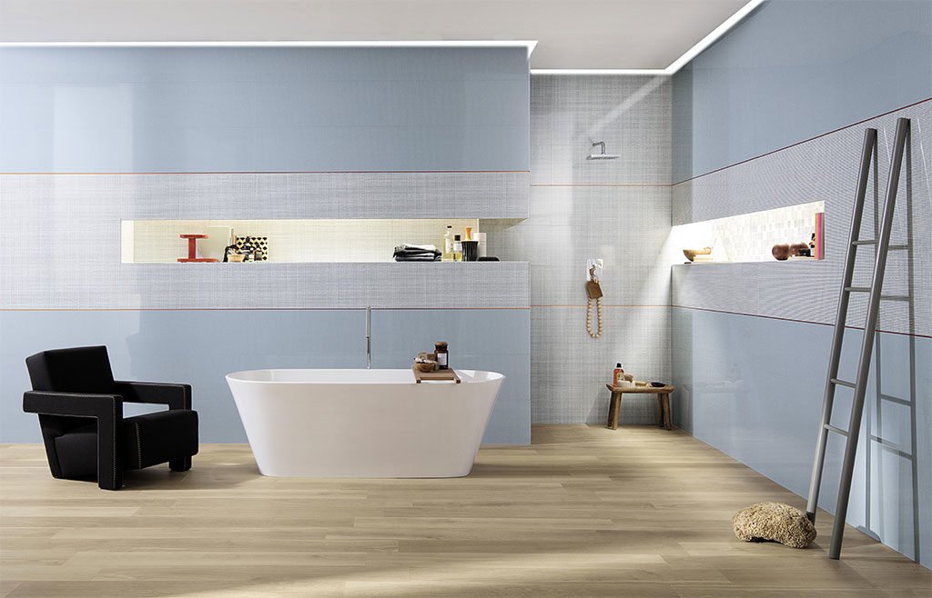 bagno pavimento e rivastimento ceramica colore e legno