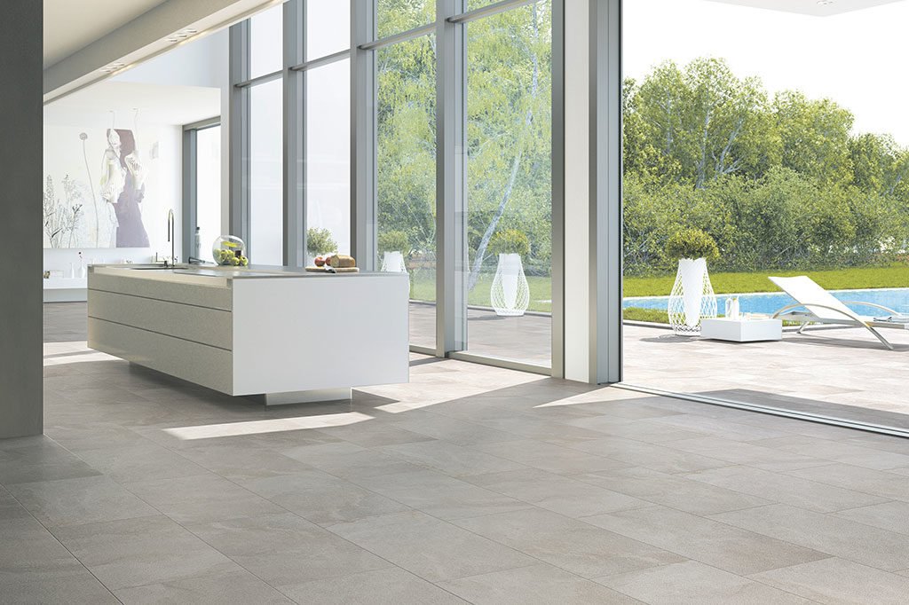 gres porcellanato chiaro indoor e outdoor