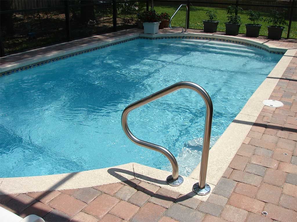 piscina giardino casa