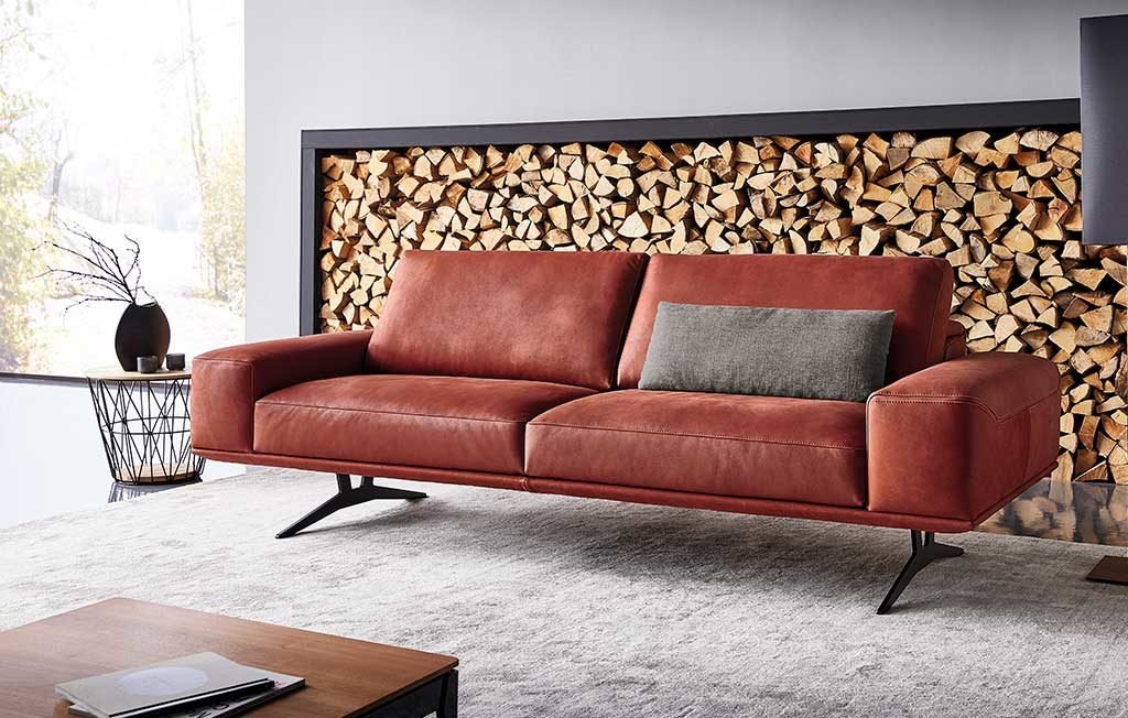 divano velluto rosso design