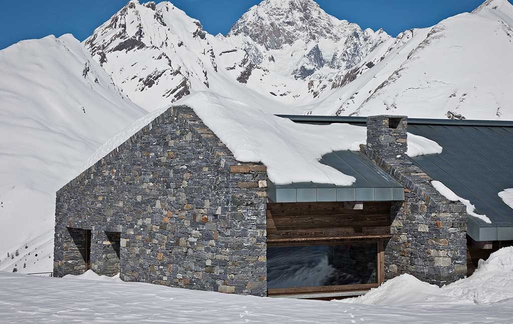 casa pietra e legno montagna
