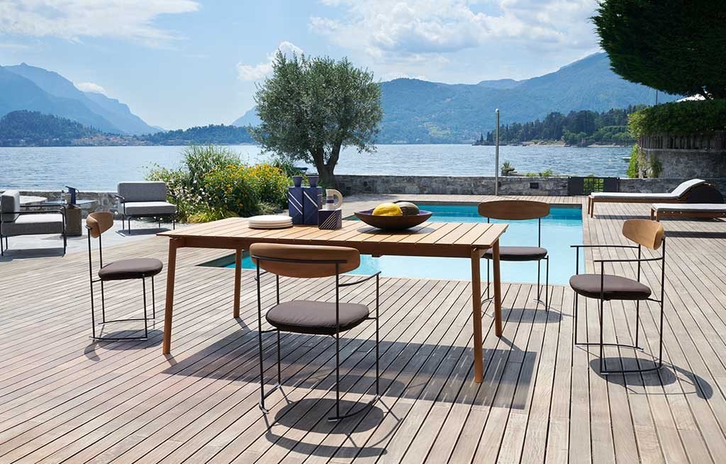 tavolo esterno rettangolare legno e sedie