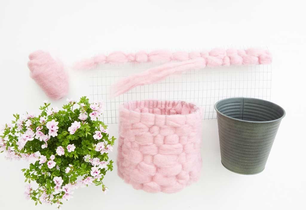 lana decorare vaso rosa