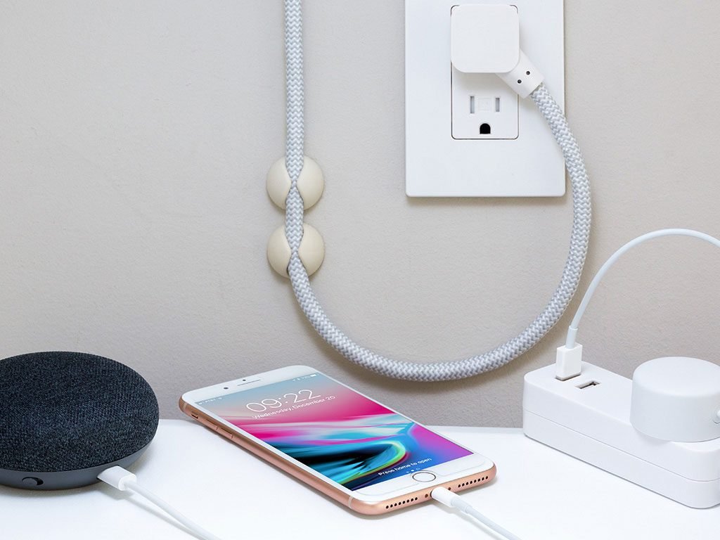 smart speaker smartphone