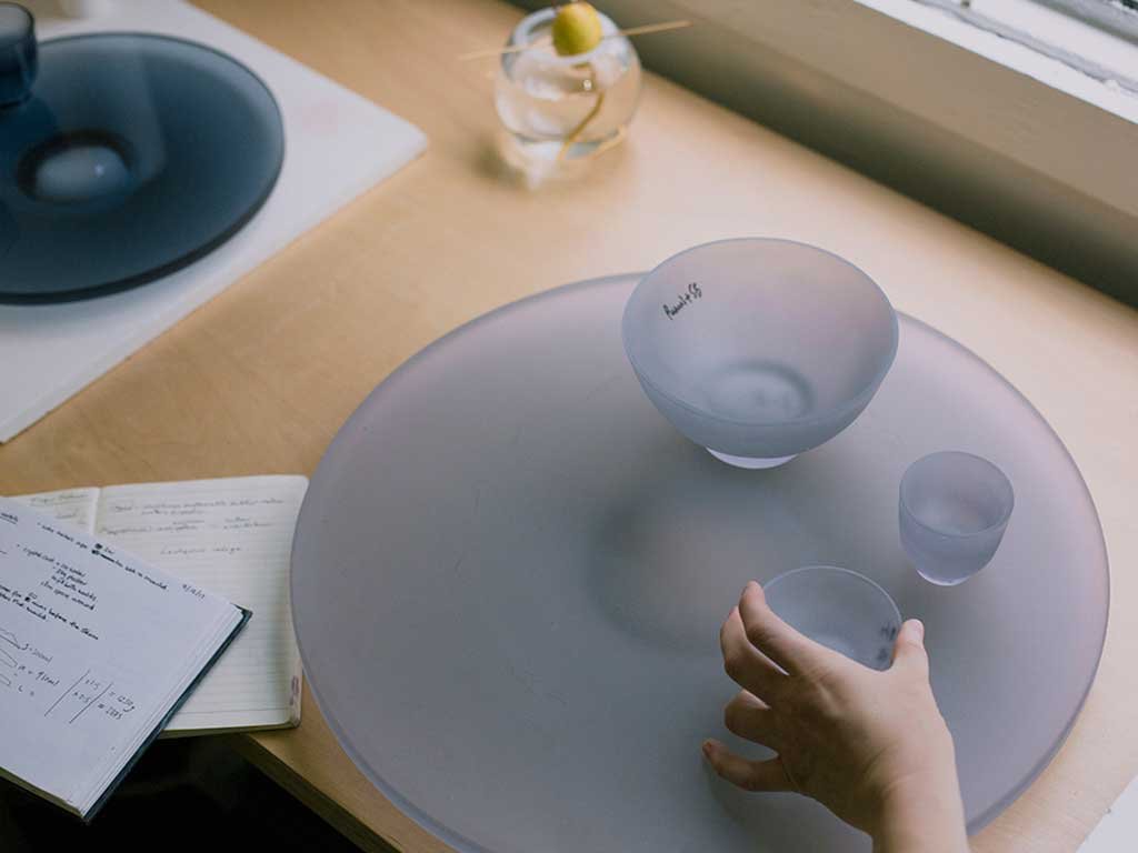 piatto tazza bicchiere vetro opaco colore