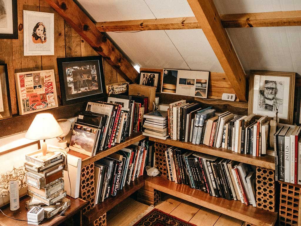 angolo libreria mansarda
