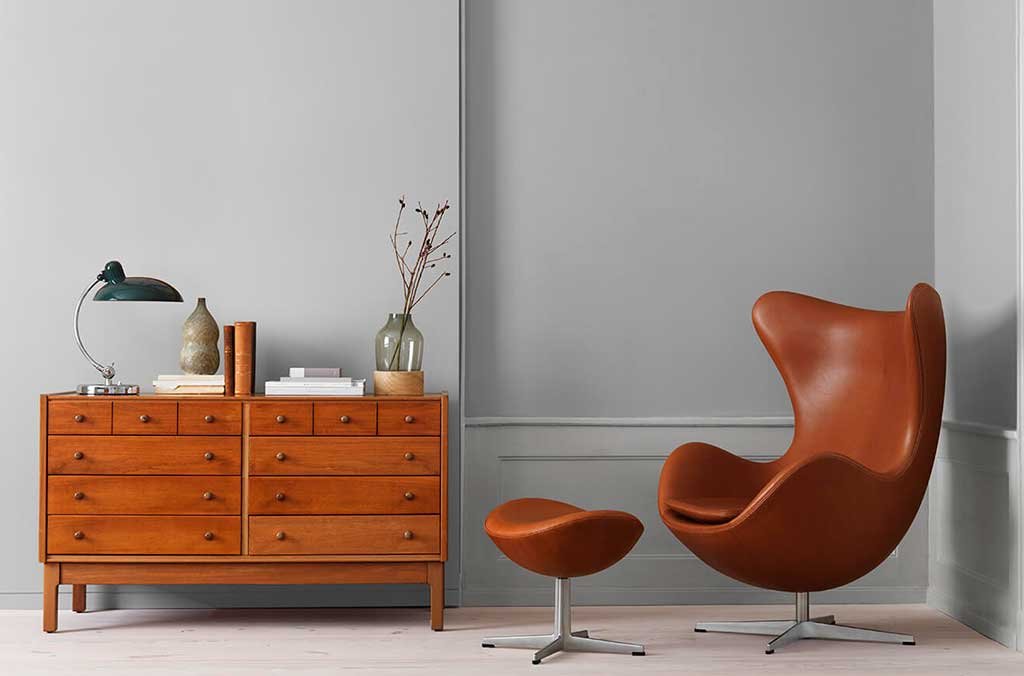 egg chair