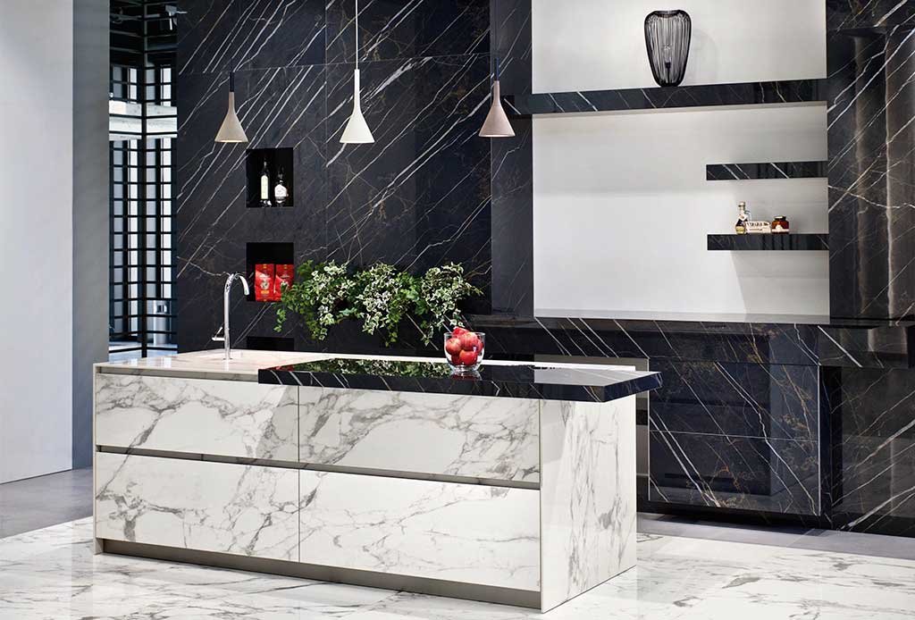 rivestimento cucina isola marmo