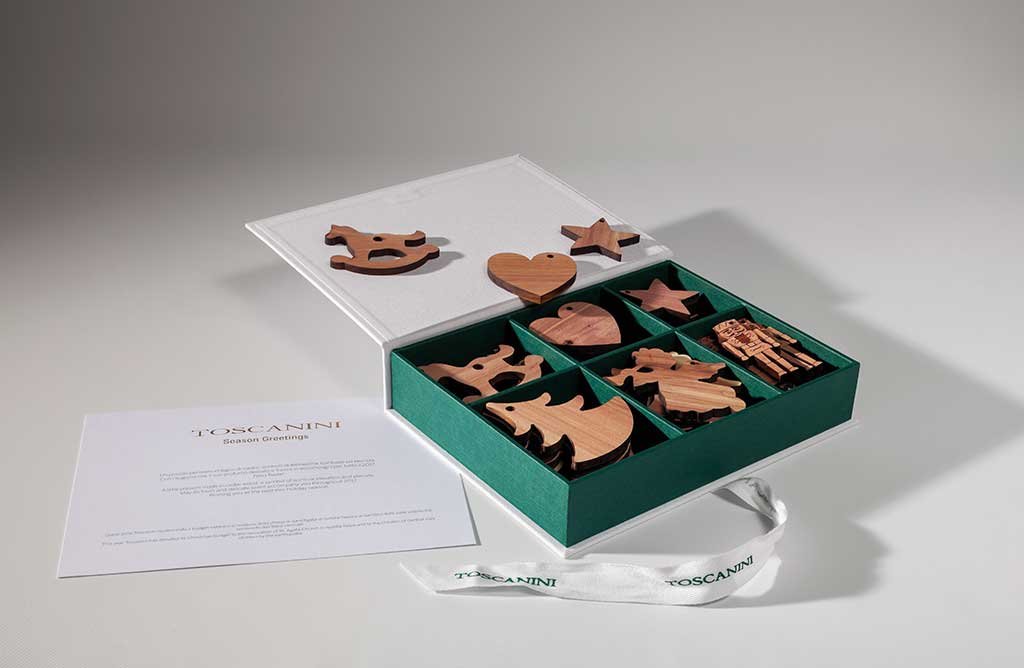 box figurine legno cedro