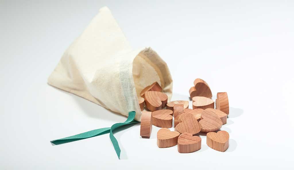 cuoricini legno cedro rosso