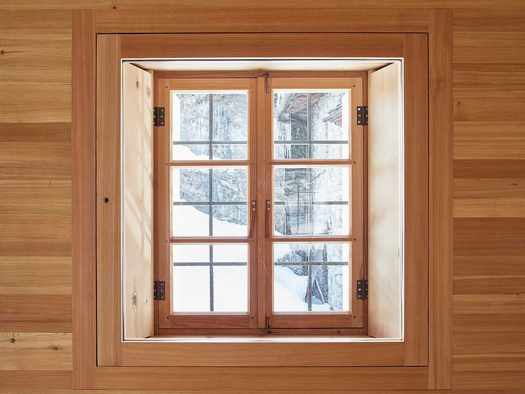 finestra legno rustico montagna