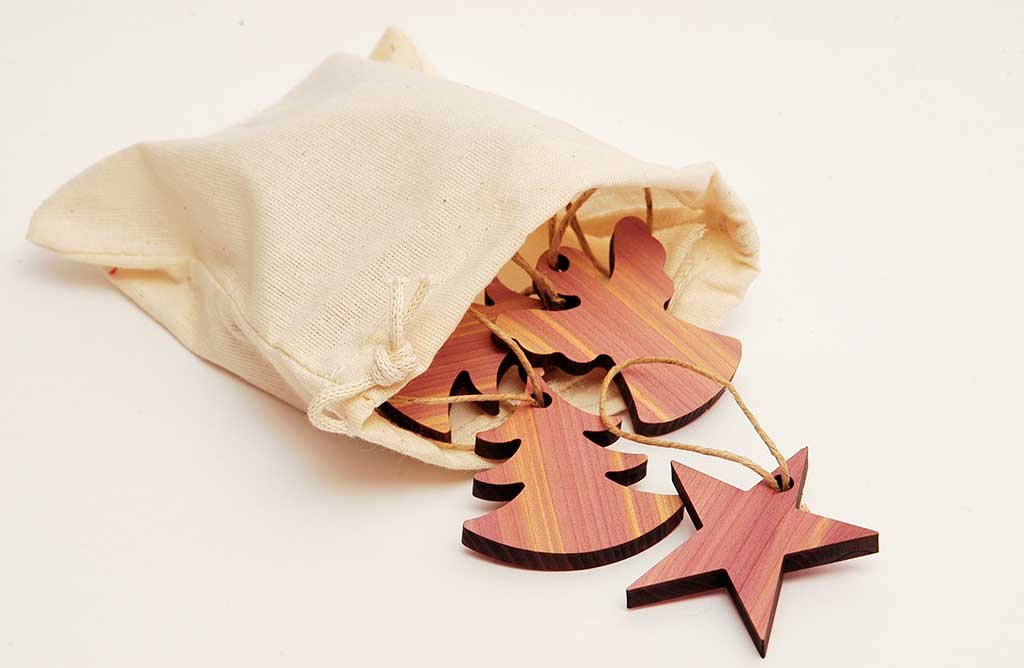 sacchetto mix figurine legno cedro