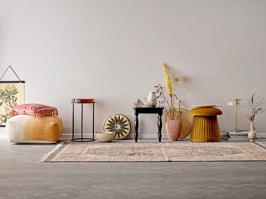 pouf arancio e bianco quadrato
