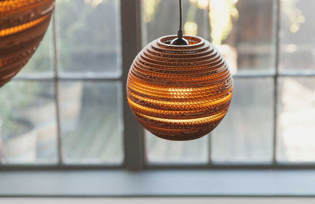 lampadario sfera cartone ondulato