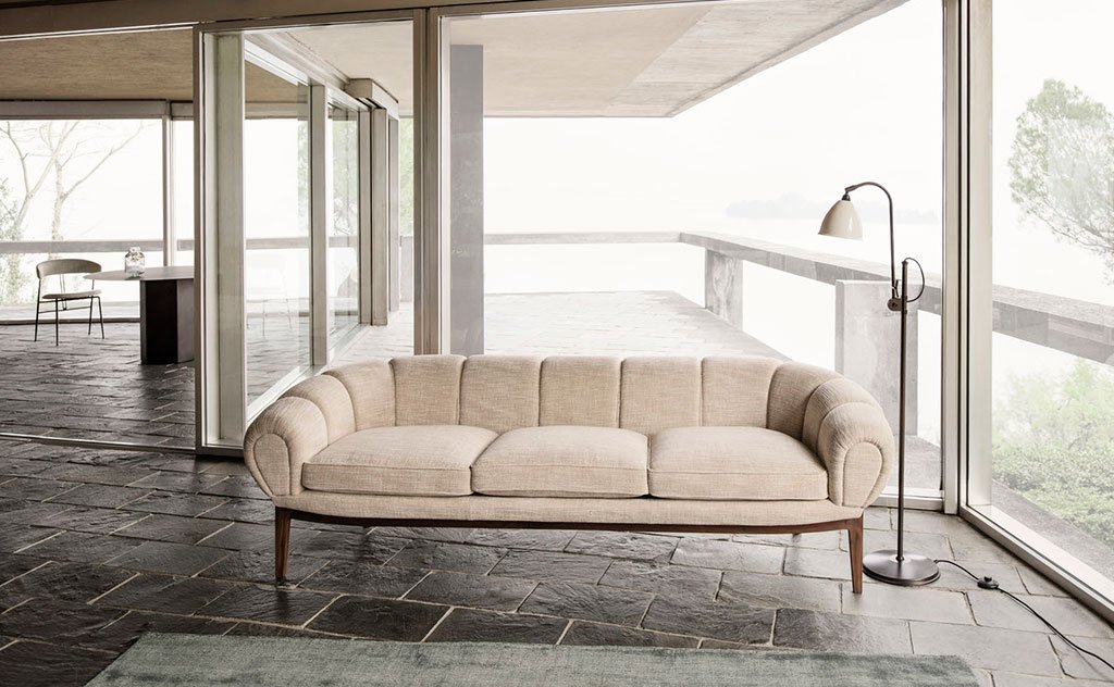 divano beige tre posti