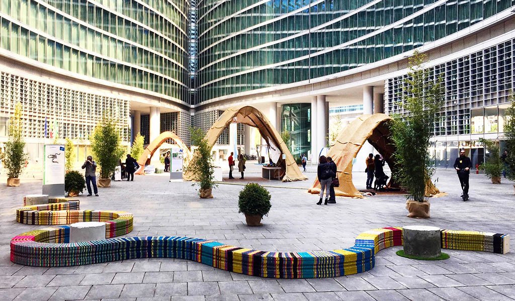 installazioni design palazzo Lombardia