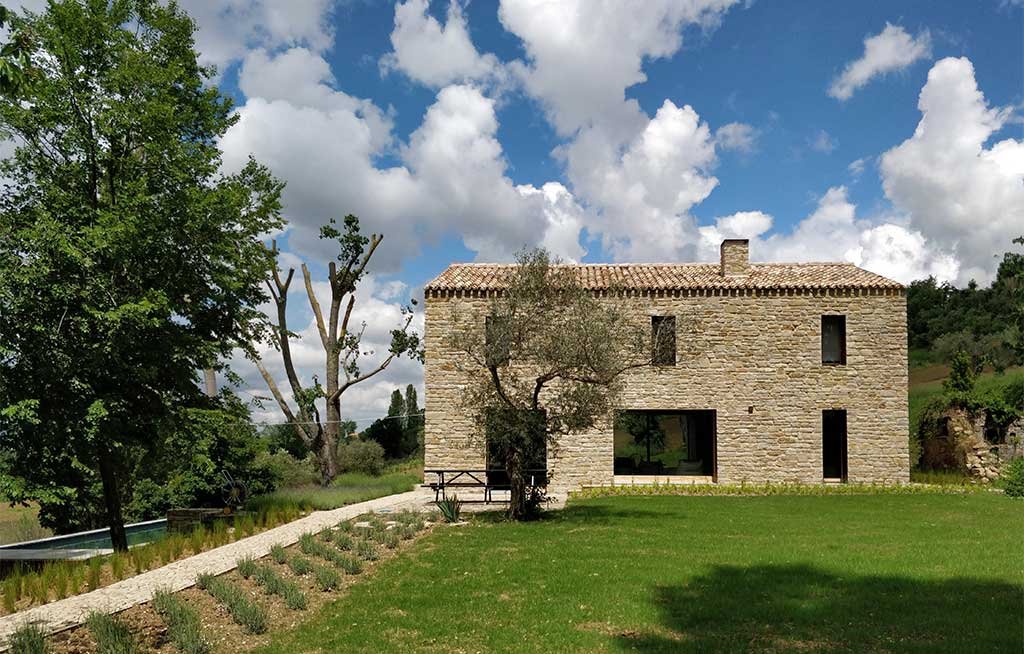 casa indipendente pietra