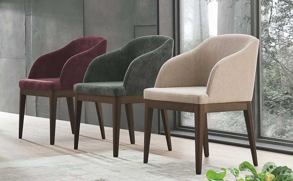 poltroncina sedia imbottita colorata tessuto