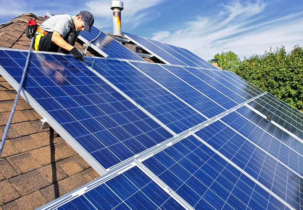 montaggio fotovoltaico tetto